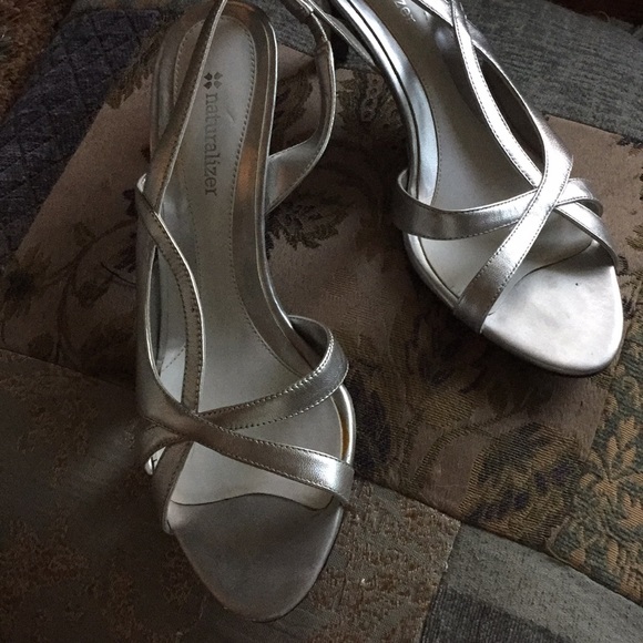naturalizer silver dress shoes